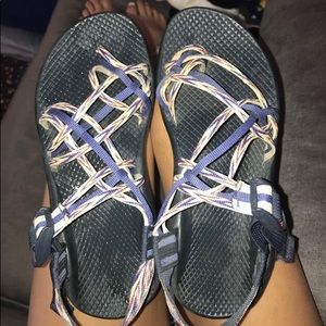 women’s chacos three strap with toe loop